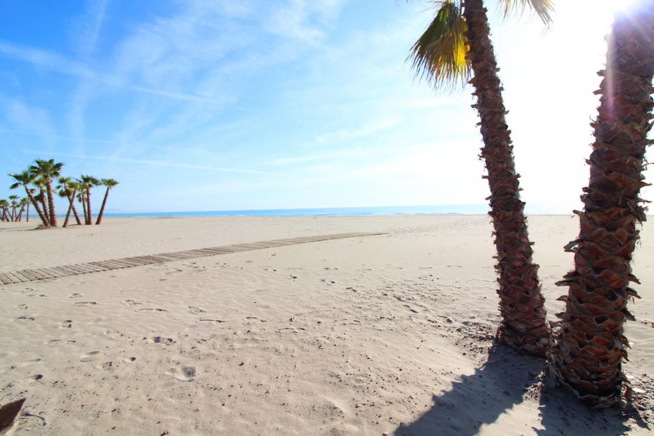 Global Properties, Apartamento Con Terraza Y Piscina A Un Paso De La Playa 卡耐特蒂贝兰格 外观 照片